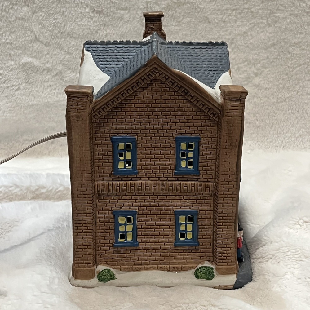 Holiday Time Toys For Tots Christmas Village Piece Lights Up 2017 - Picture 5 of 10